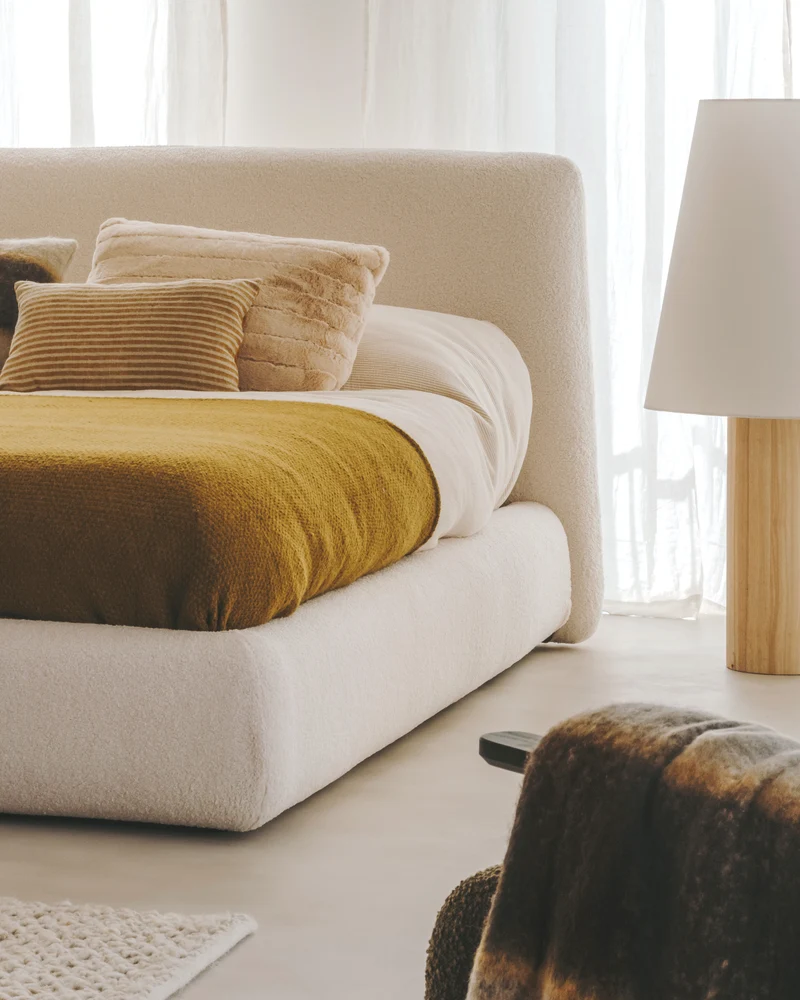 Martina bed with ecru bouclé removable cover for 180 x 200 cm mattress