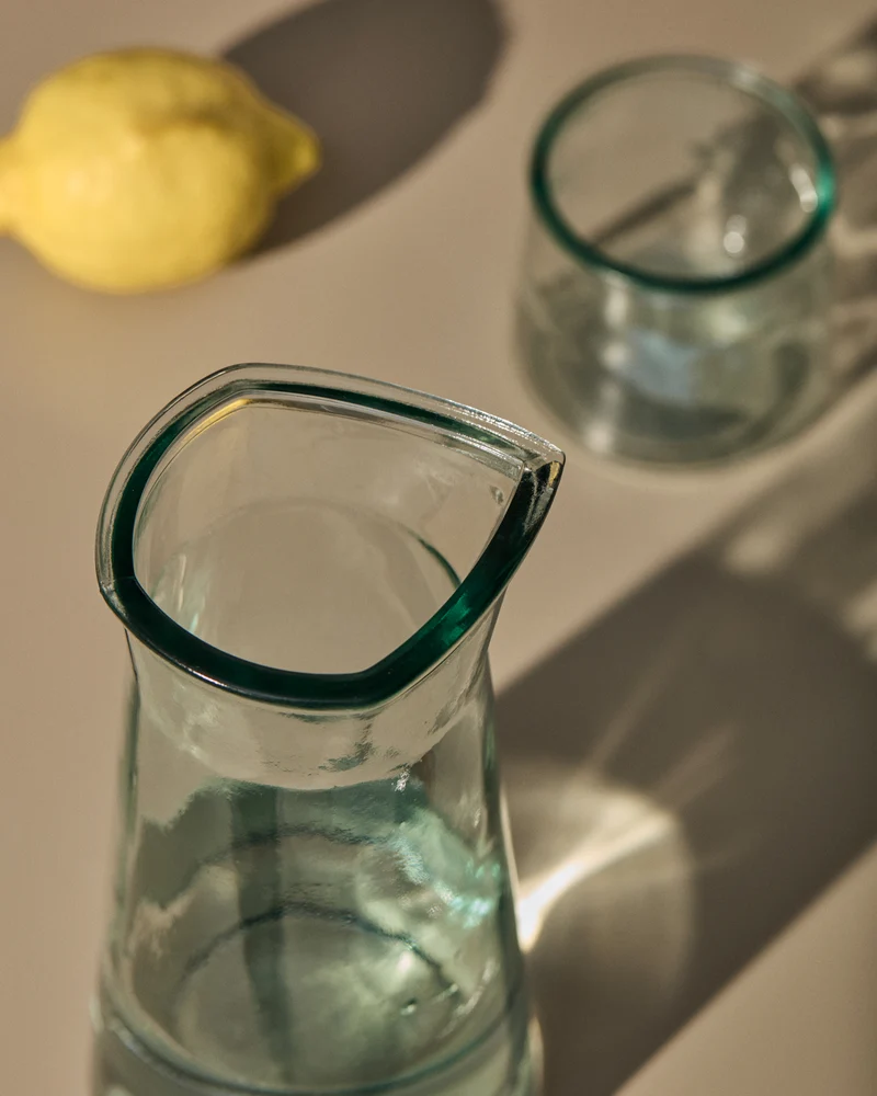 Izai glass jug