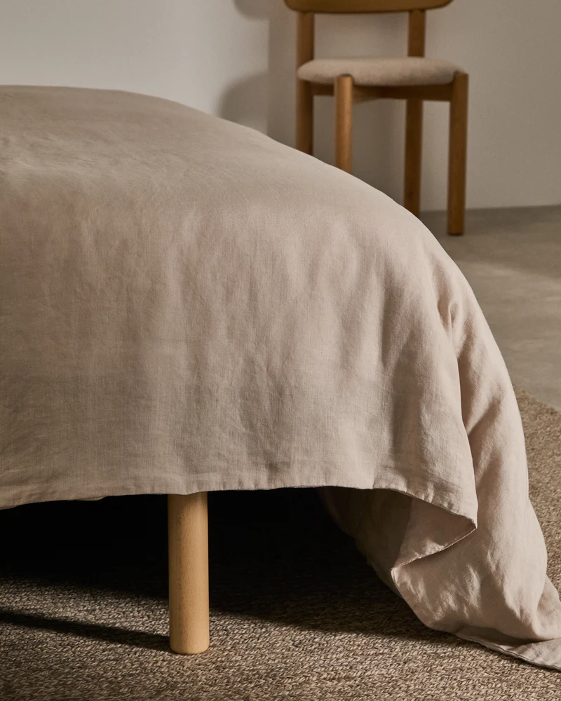 Ise bed base leg