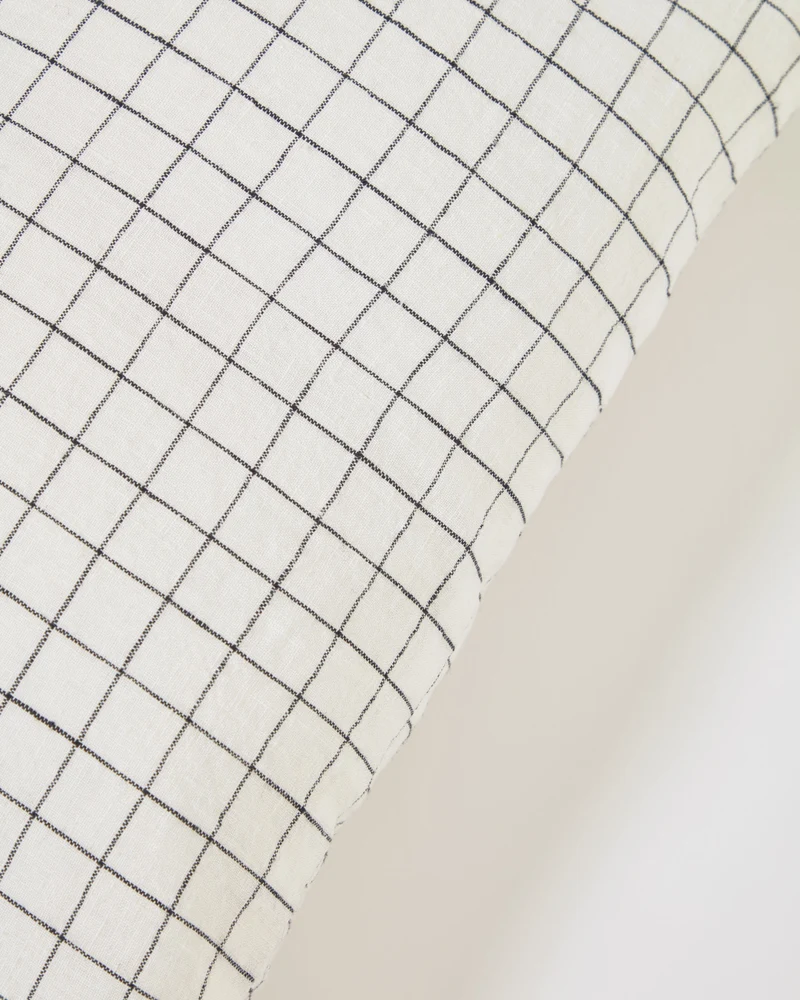 Maialen 100% linen cushion cover with white squares and black grid 45 x 45 cm