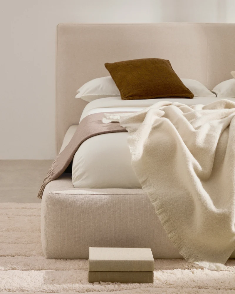 Ecru Blok bed with removable covers for 180 x 200 cm mattress FSC Mix Credit