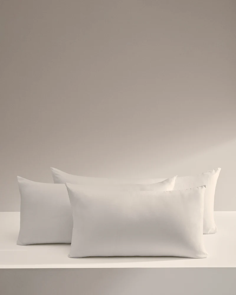 Nyla microfibre pillow 70 x 40 cm