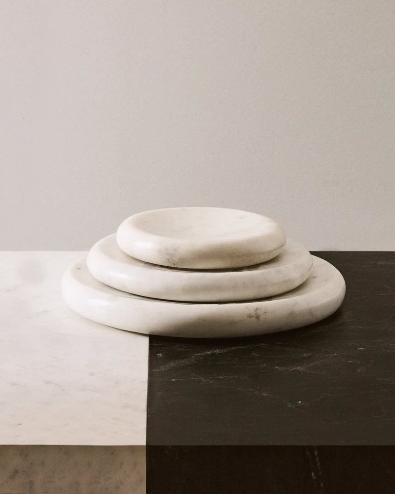 Obena Tray in White Marble - Medium