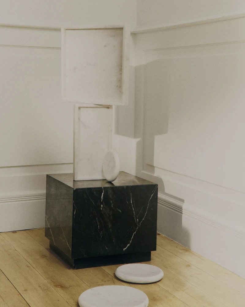 Serela Tray in White Marble