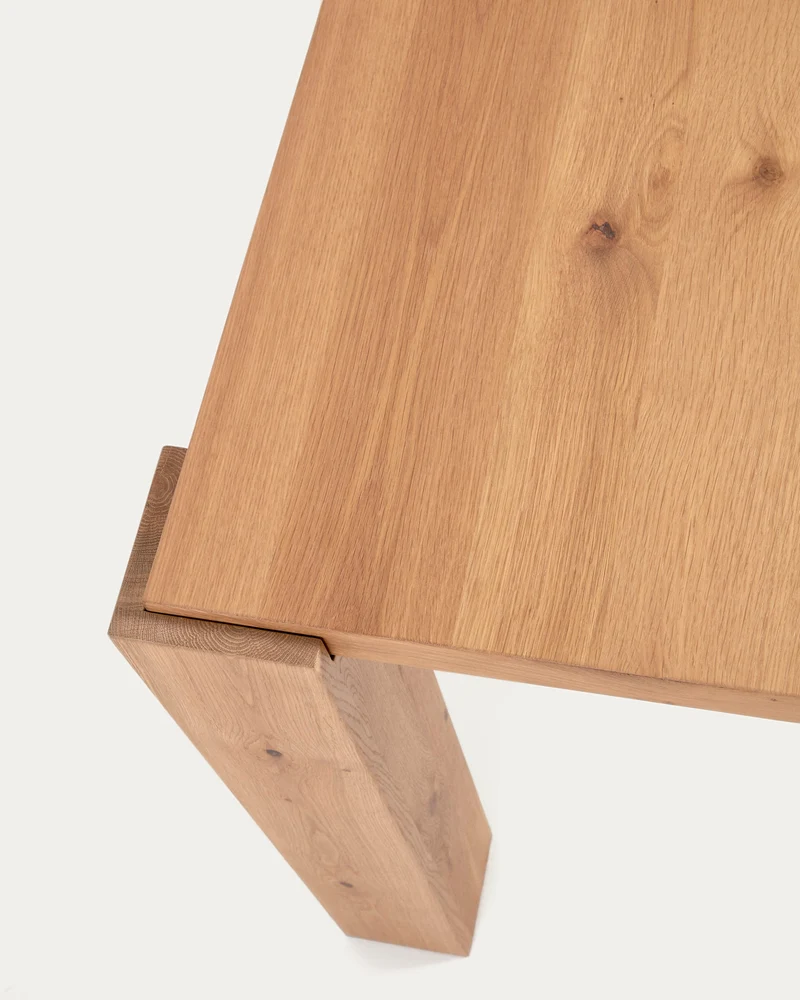 Deyanira table with oak veneer and solid oak legs 160 x 90 cm