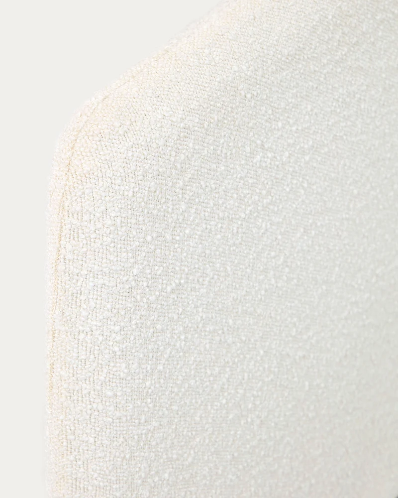 Dyla bed in white bouclé, with solid beech wood legs for a 160 x 200 cm mattress