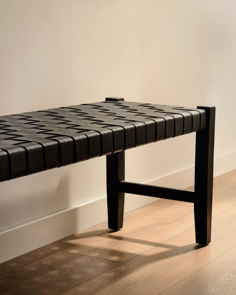 Calixta bench in leather and solid mahogany wood with black finish 120 cm