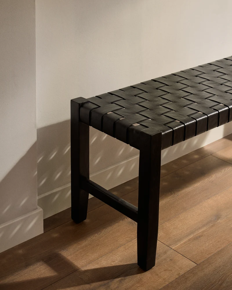 Calixta bench in leather and solid mahogany wood with black finish 120 cm