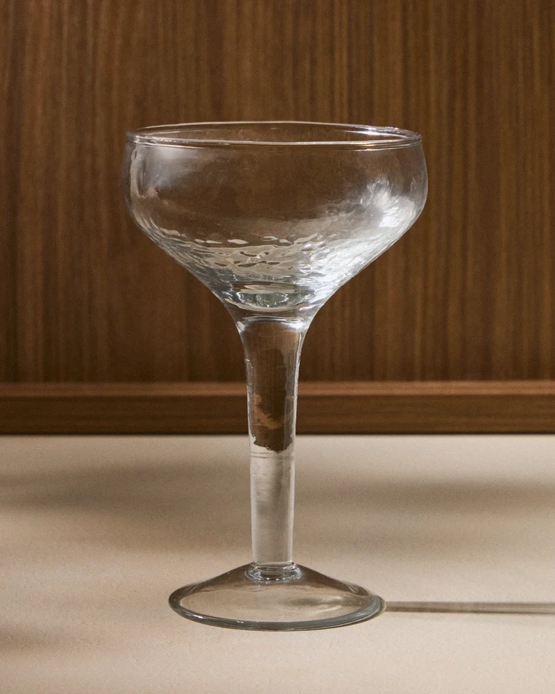 Sileia wine glass made of transparent recycled glass