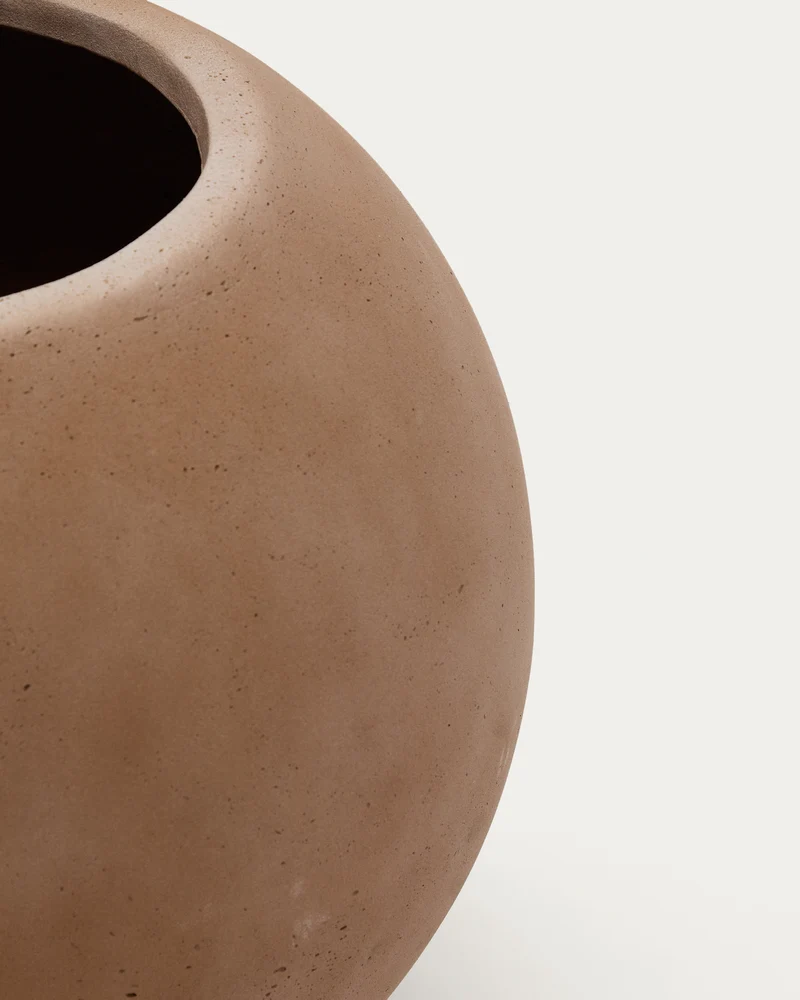 Solna terracotta-effect planter Ø66cm