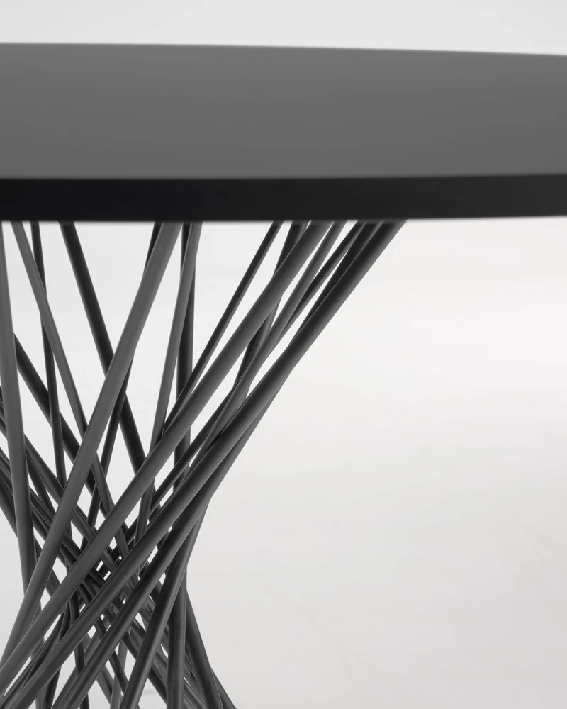 Niut round Ø 120 cm black laquered DM table with steel legs with black finish