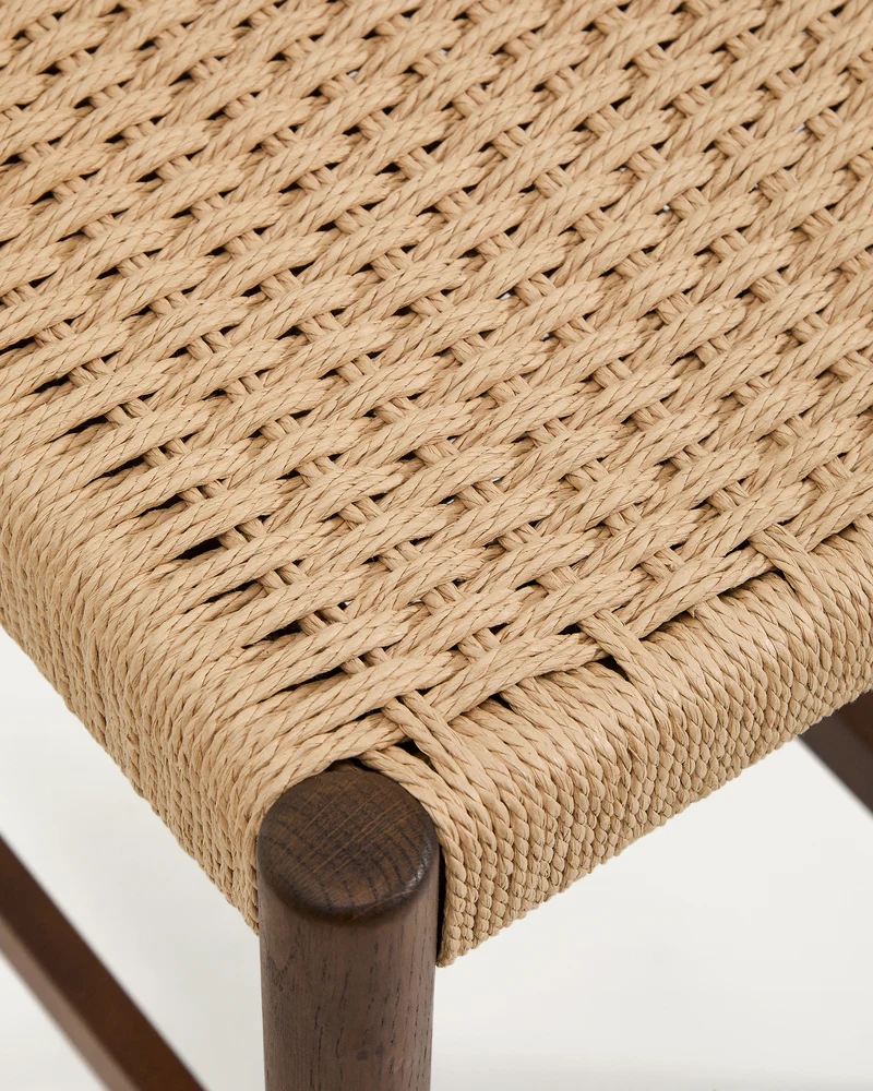 Analy stool with backrest in solid oak wood with walnut-tone finish and rope seat 65 cm