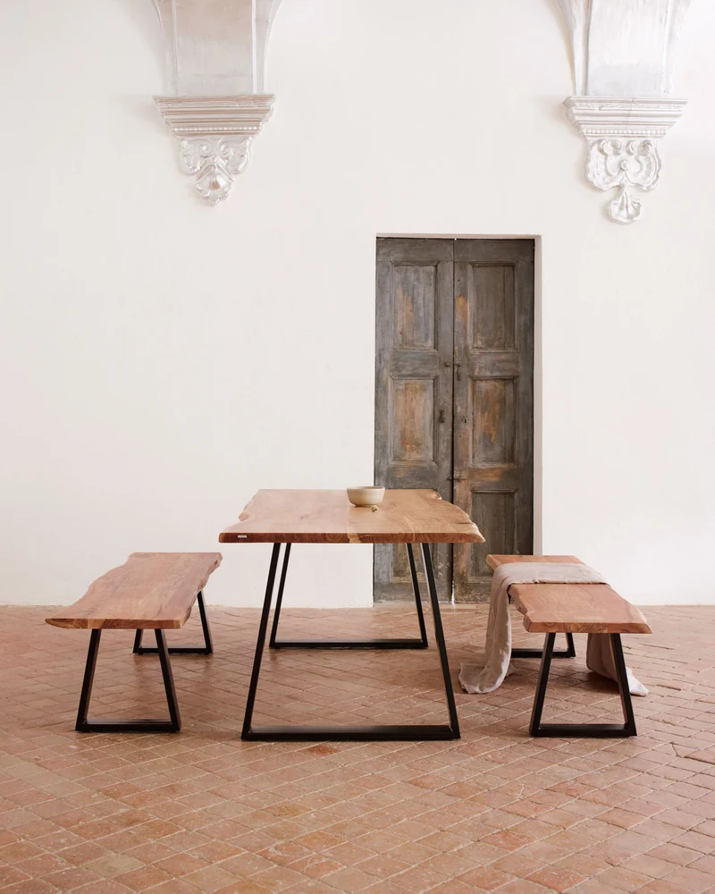 Alaia table made from solid acacia wood with natural finish, 180 x 90 cm