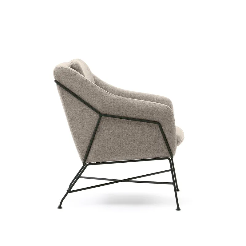 Brida armchair in beige and steel legs with black finish