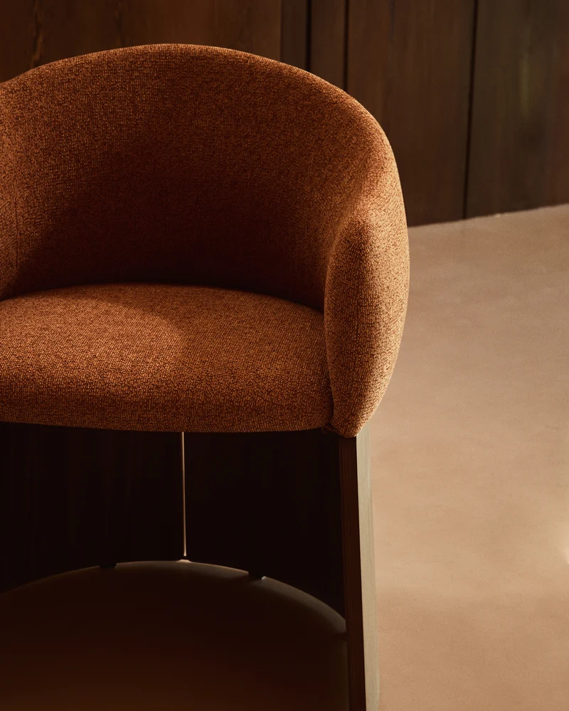 Bosca chair in terracotta chenille and walnut veneer FSC 100%