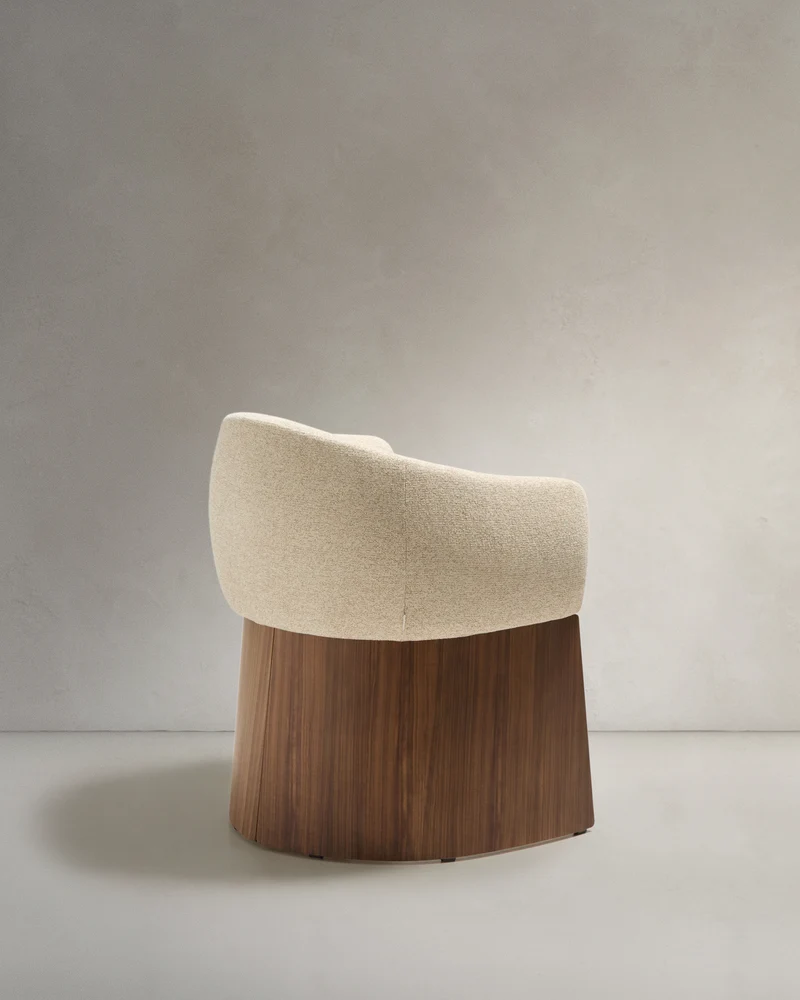Bosca chair in beige chenille and walnut veneer FSC 100%