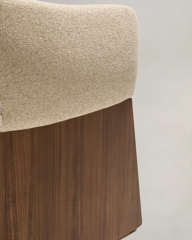 Bosca chair in beige chenille and walnut veneer FSC 100%