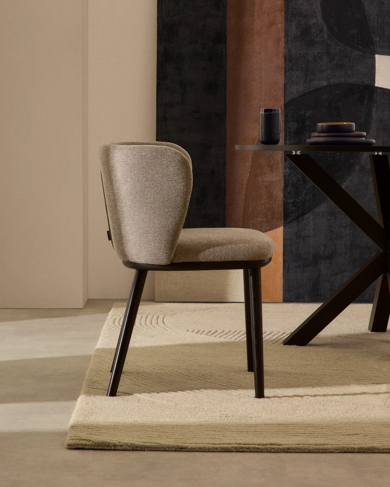 Ciselia chair in light brown chenille and black legs
