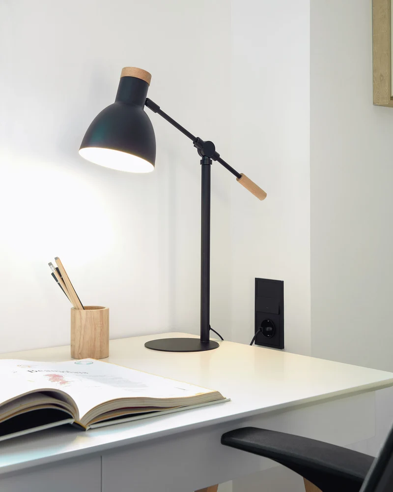 Dyana table in MDF with white lacquer and solid ash wood legs, 120 x 60 cm