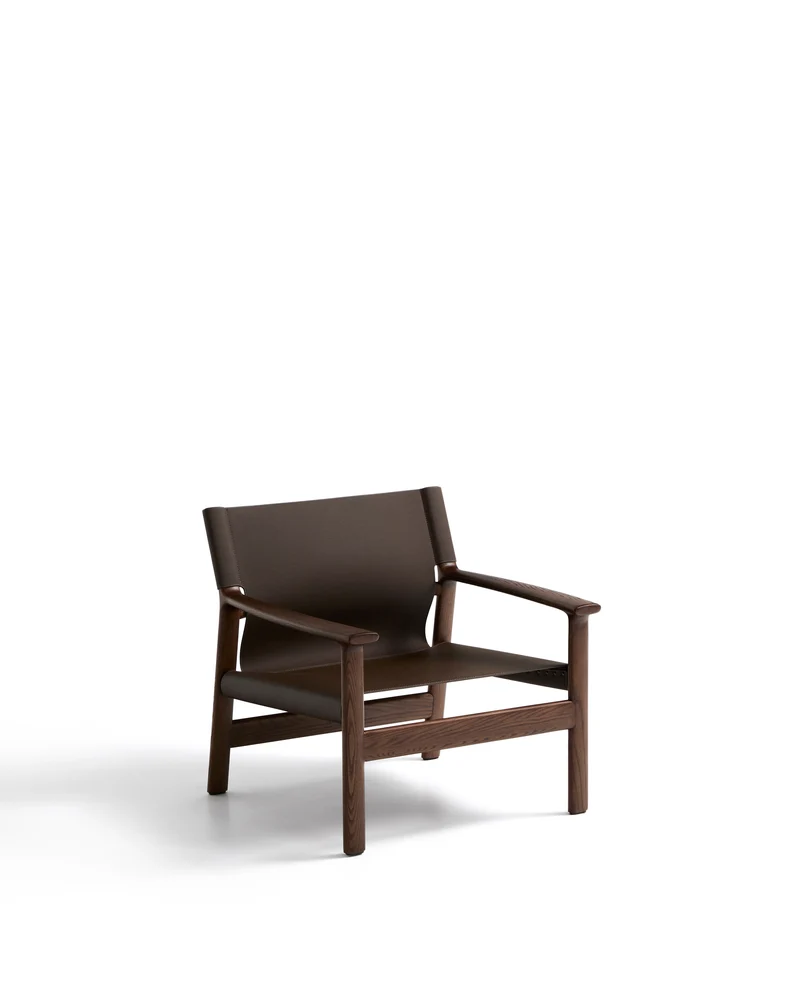 Jan armchair made of dark brown recycled leather fibres and FSC 100% solid ash wood with walnut-coloured finish