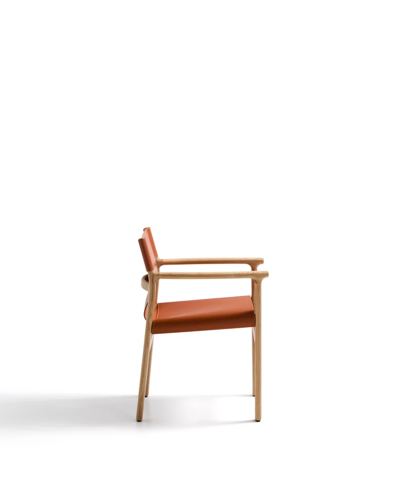 Jan chair made of light brown recycled leather fibres and FSC 100% solid ash wood with natural tone finish