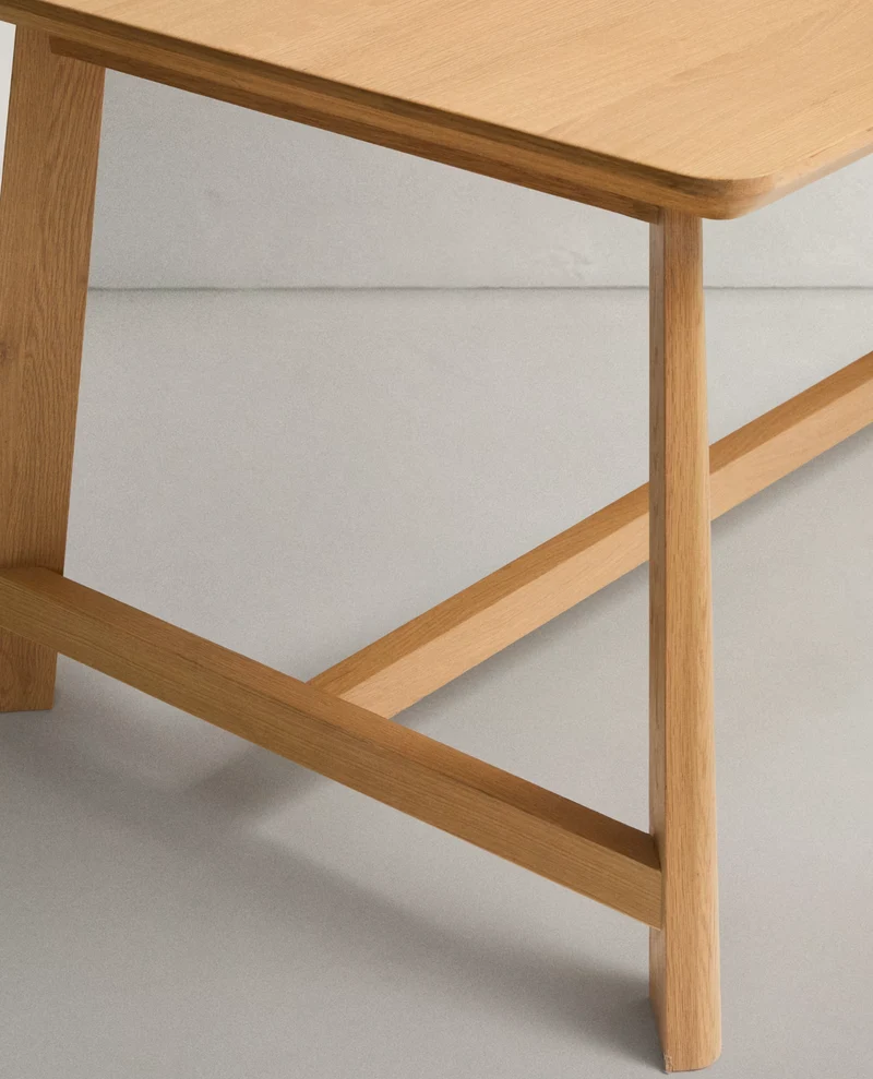 Idun Dining Table
