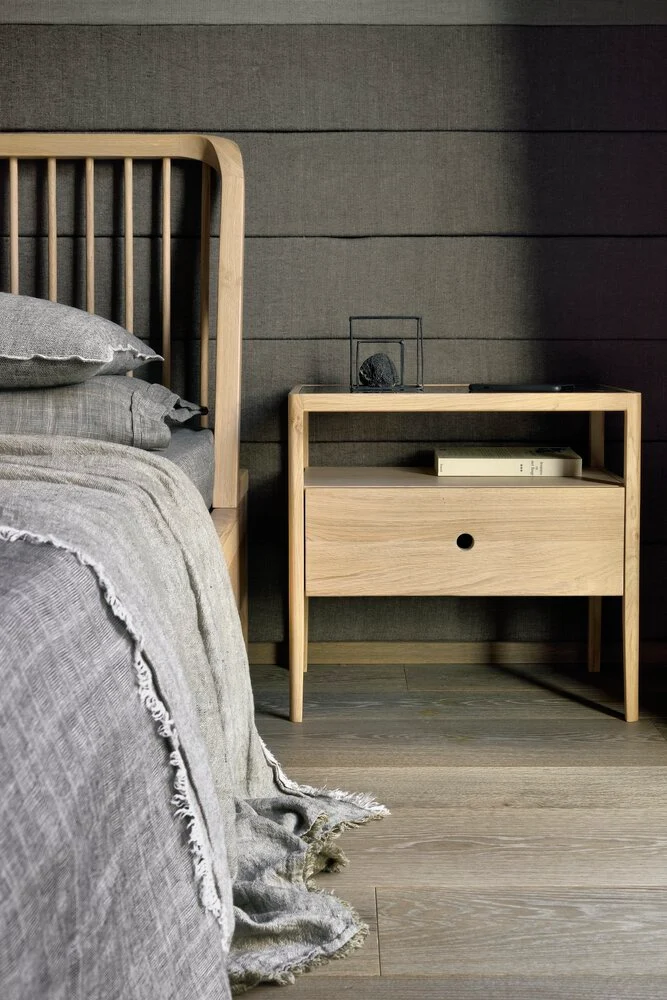 Spindle Bed King - Oak
