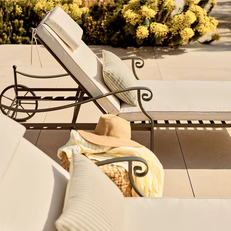 Cheltenham Sunlounger with Cushions