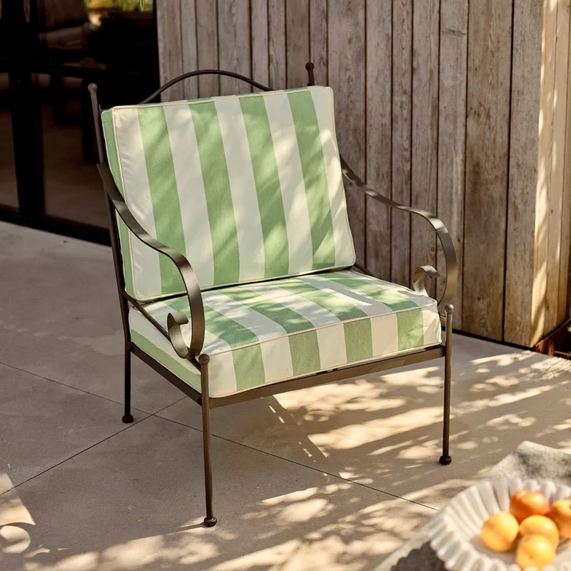 Cheltenham Armchair With Cushion