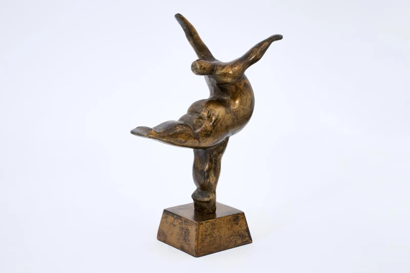 Emmanuelle Statue I