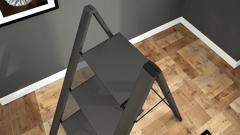 Colombo Leonardo 3 – Escabeau pliable 3 marches antidérapantes, aluminium noir, jusqu’à 150 kg