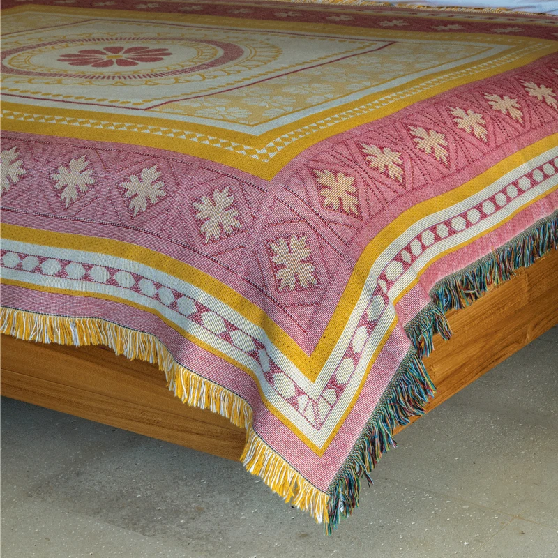 VIA THROW RUG