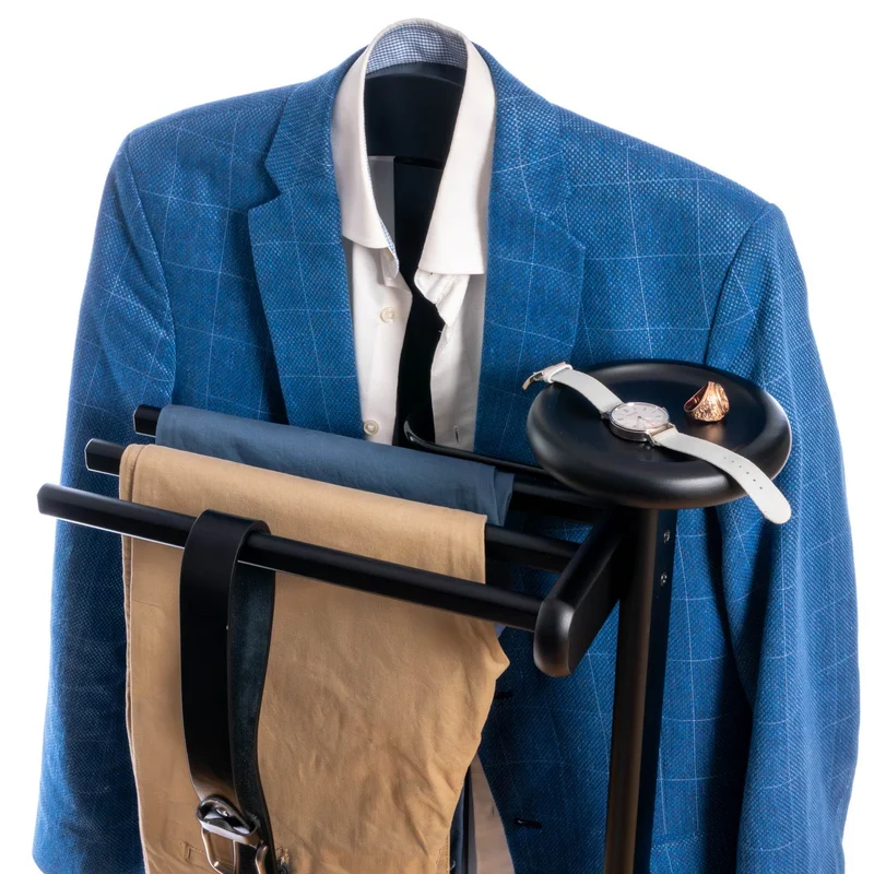 Tatkraft Baron – Valet de chambre en hêtre noir, cintre, 3 porte-pantalons, tablette de rangement et roulettes