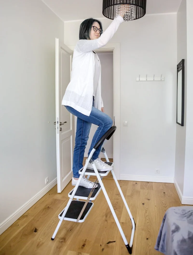 WonderWorker Bold – Escabeau pliable 3 marches antidérapantes en acier, jusqu’à 150 kg, certificat GS