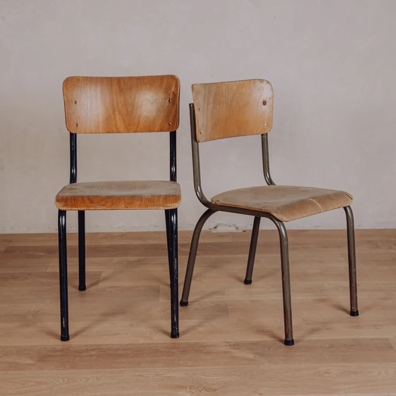 Chaises d'écolier
